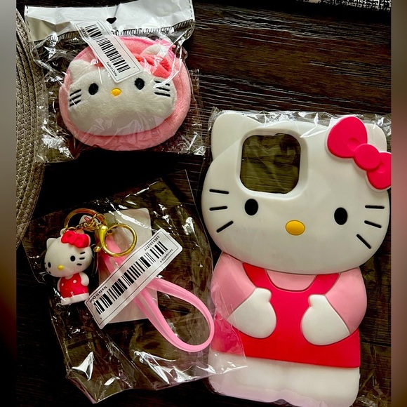 Hello Kitty bundle - Picture 1 of 5